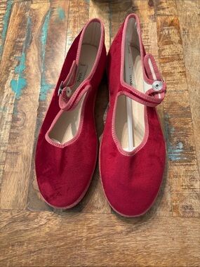 Brand New Women’s Viani Raspberry Mary Jane 39/Sz 8 MSRP $138